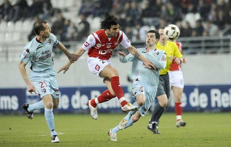 包含蒙彼利埃在主场-战胜雷恩的词条