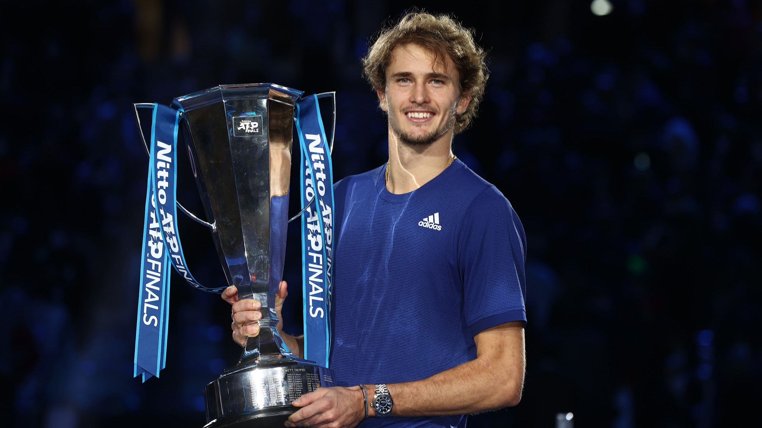 温网完胜法网，兹维列夫扛起全队