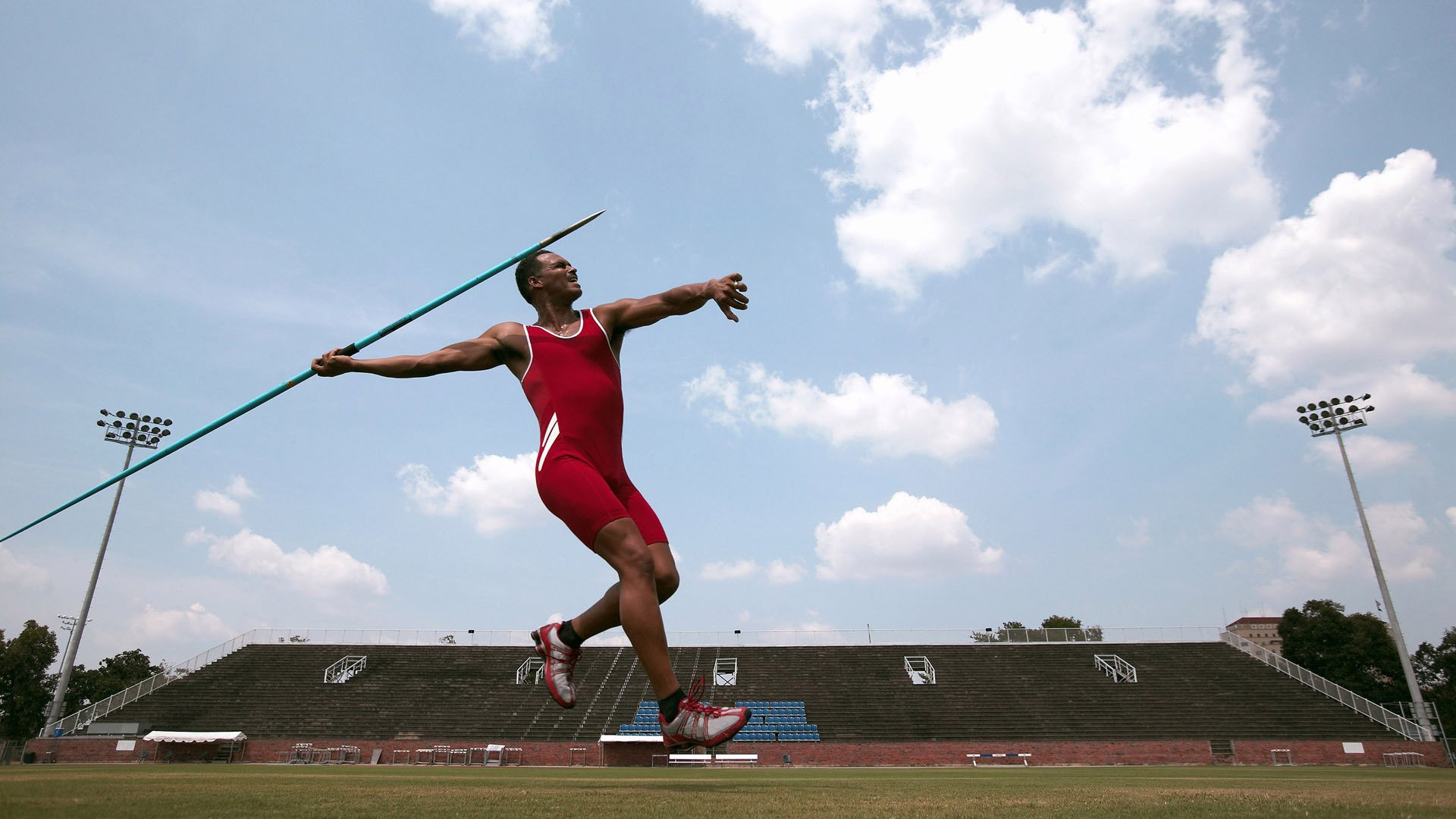 萨内爆发引领那不勒斯淘汰赛过关,厄瓜多尔式坚韧成足坛新启示