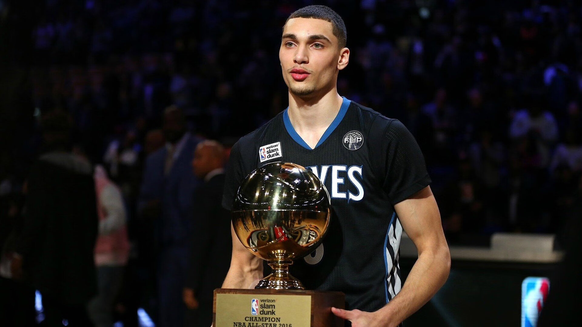 跨界竞技场，当76人鏖战掘金，锡安在意甲焦点战接管比赛