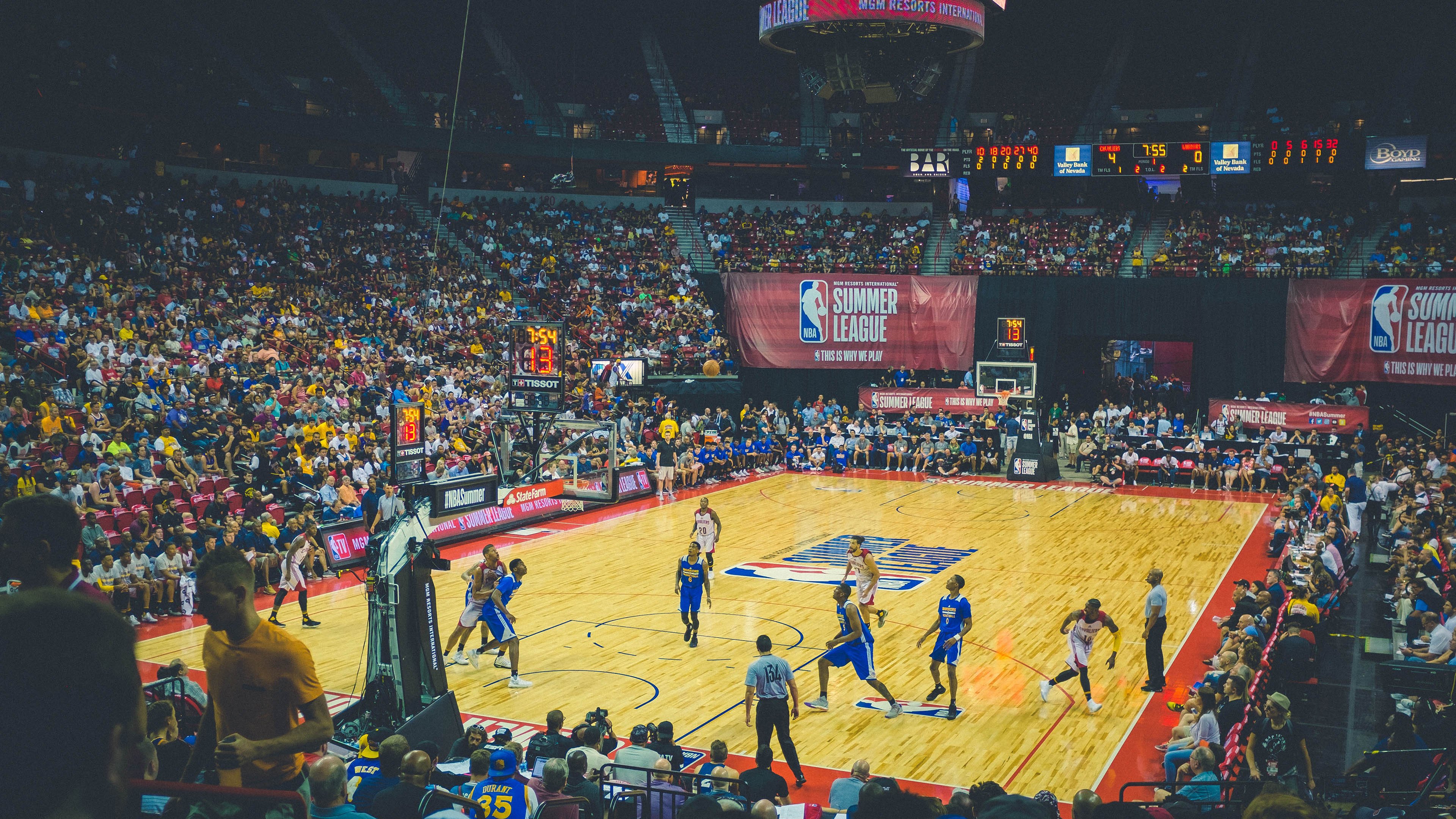 开云体育中国-雷霆万钧！辽宁卫冕之路首战遭逆转，F1新赛季揭幕战同燃战火