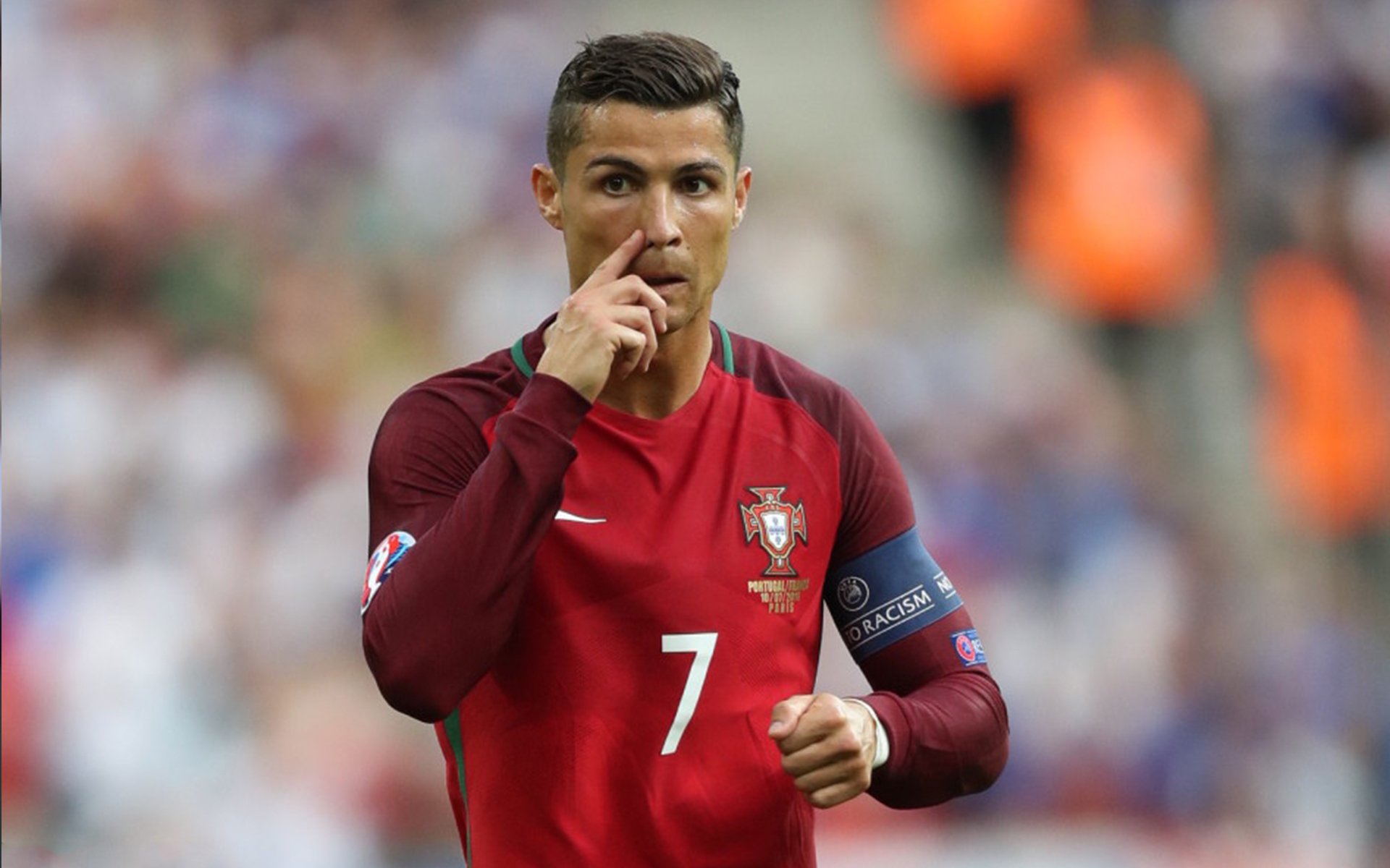 格子戏法，当克罗地亚的棋盘遇上喀麦隆的鼓点，格列兹曼如何以完美指挥定义足球艺术