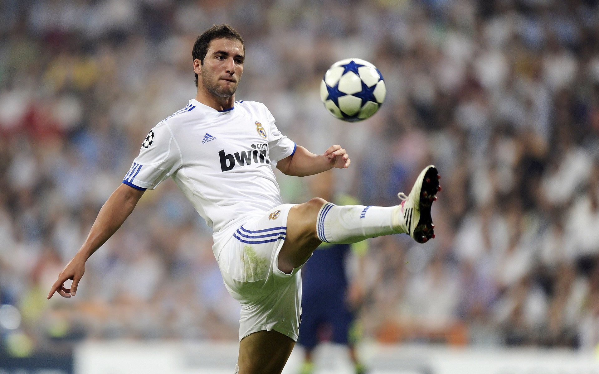 当安第斯雄鹰遇见太极虎,内马尔在重压下的破茧时刻