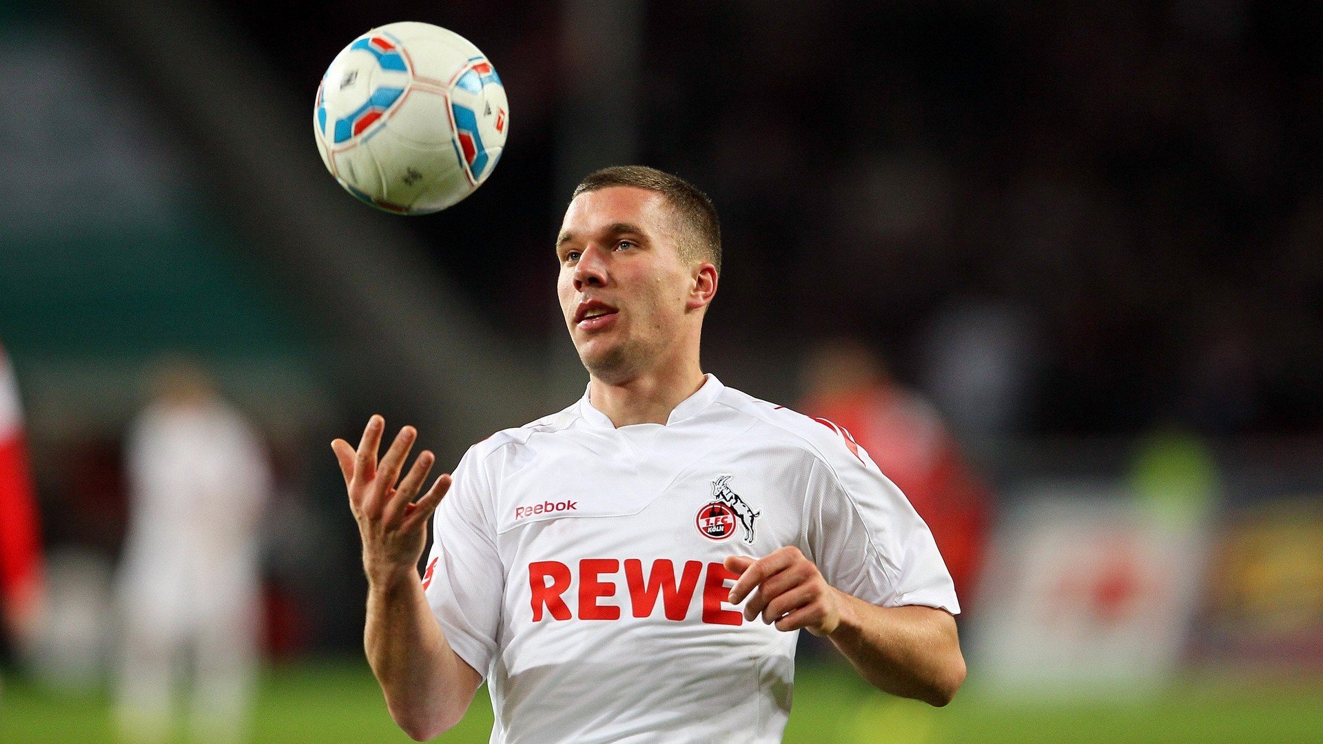 铁血马竞血拼法兰西,范戴克一夫当关主宰年度焦点之战