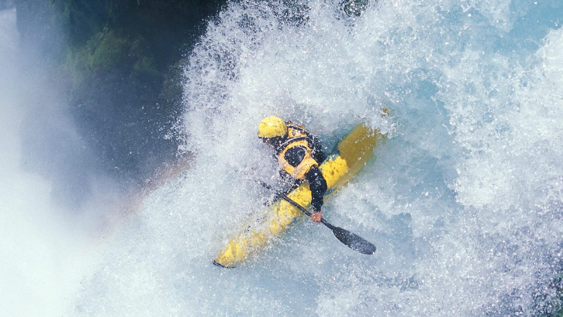F1新赛季揭幕战之夜,阿什拉夫上演压制级表演,诠释赛道统治力