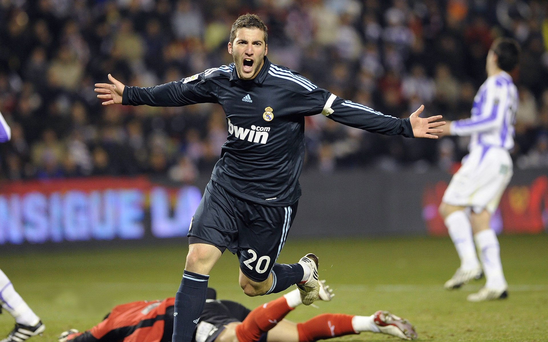 末节风暴！布雷默导演逆转，勒沃库森客场带走希腊